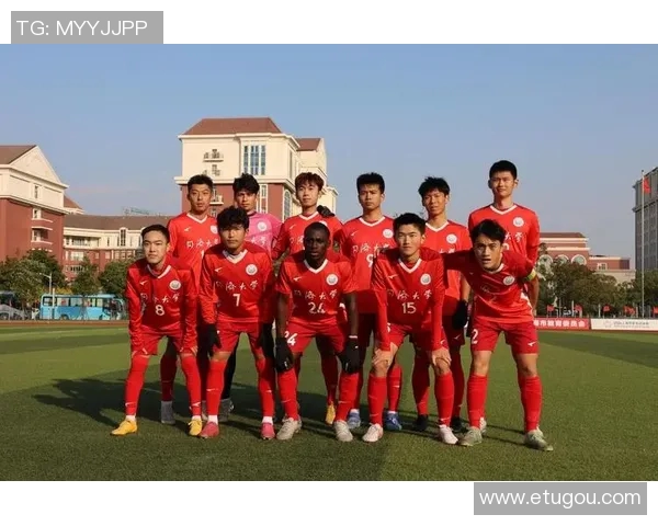 上海足球队团队协作变革引发热议助力球队崛起与发展 上海足球队团队协作变革引发热议助力球队崛起与发展