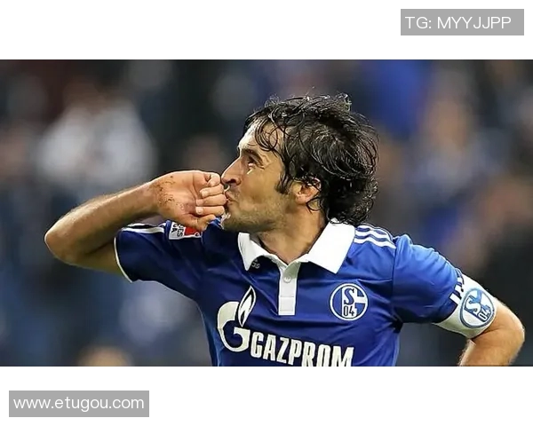 劳尔足球明星的辉煌历程与传奇瞬间全景回顾